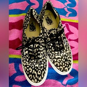 🎉VANS unisex stylish sneakers🎉